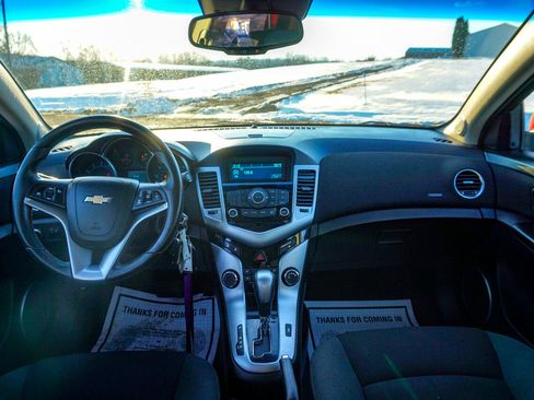 Used 2011 Chevrolet Cruze LT image 10