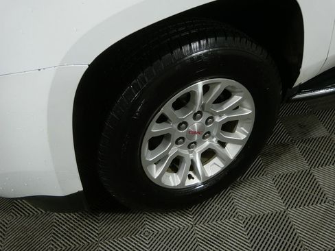 Used 2020 GMC Yukon SLT AWD/4WD image 9