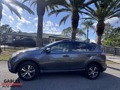 Used 2017 Toyota RAV4 XLE image 5