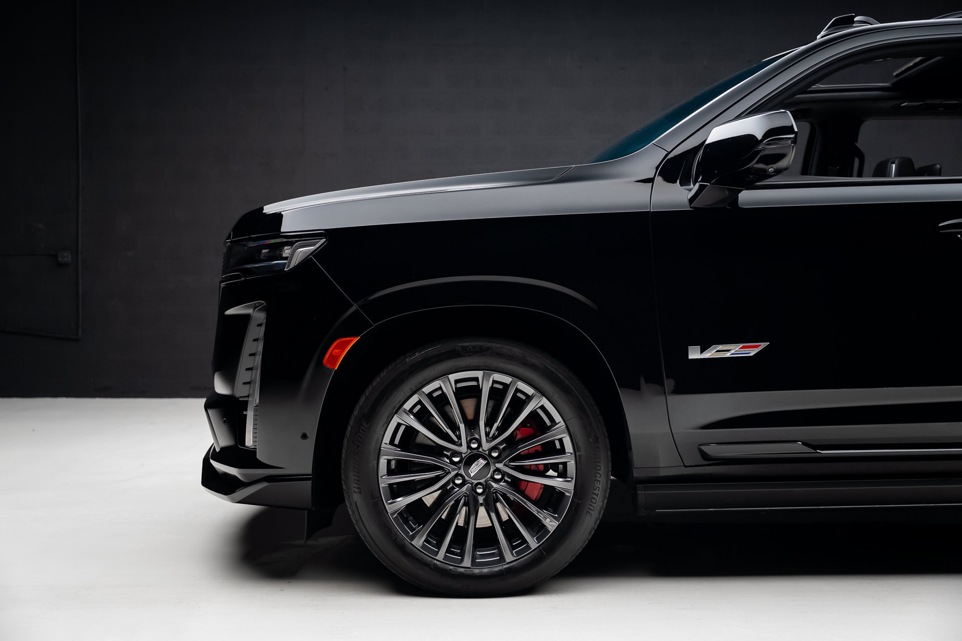 Used 2023 Cadillac Escalade ESV V AWD/4WD image 18