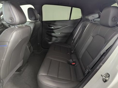 Used 2024 Buick Envista Sport Touring w/ Convenience II Package FWD image 16