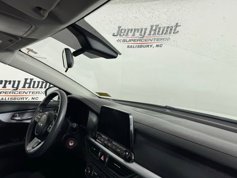 Used 2024 Kia Forte LXS image 27