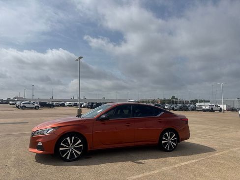Certified 2022 Nissan Altima 2.5 SR FWD image 12