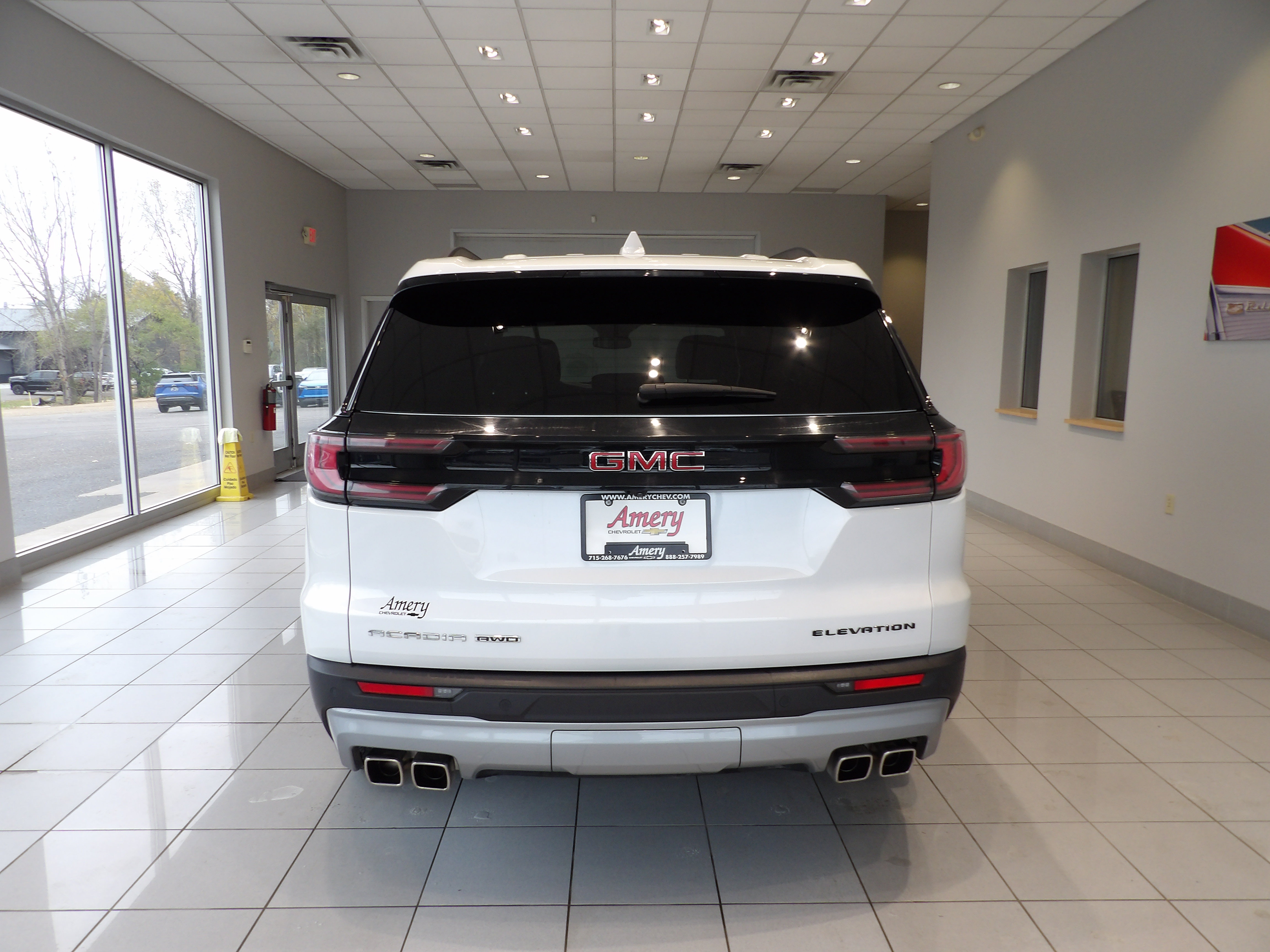 Used 2024 GMC Acadia Elevation w/ Luxury Package AWD/4WD image 5