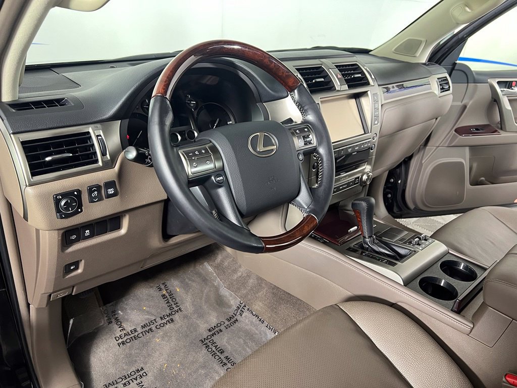Used 2015 Lexus GX 460 w/ Premium Package AWD/4WD image 20