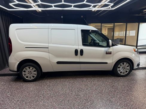 Used 2015 RAM ProMaster City Tradesman SLT FWD image 9