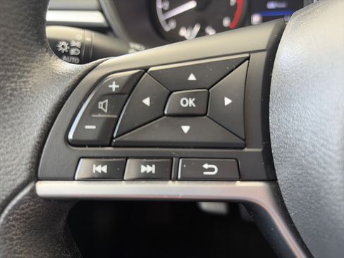Used 2022 Nissan Altima 2.5 S FWD image 17