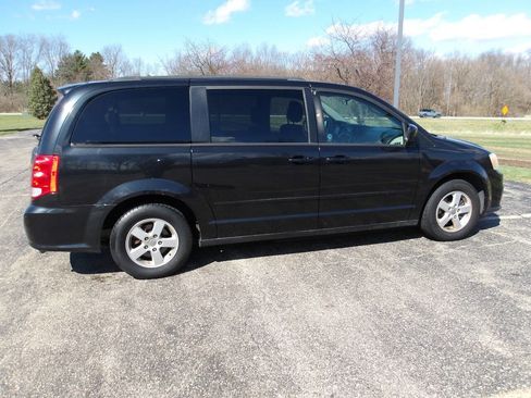 Used 2012 Dodge Grand Caravan SXT FWD image 12