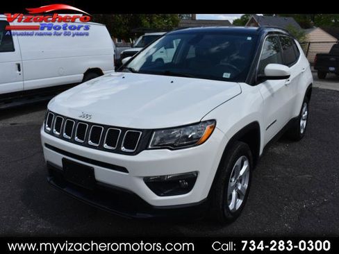 Used 2018 Jeep Compass Latitude w/ Popular Equipment Group AWD/4WD image 1