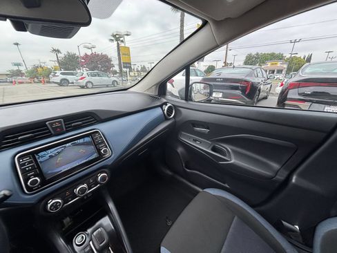 Used 2025 Nissan Versa SV FWD image 35