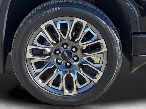 Used 2024 GMC Sierra 1500 Denali Ultimate image 10