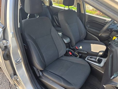 Used 2017 Ford Fiesta SE FWD image 29