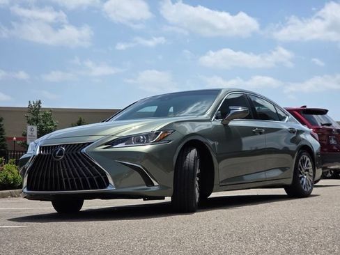 Used 2025 Lexus ES 350 w/ Accessory Package (Z1) FWD image 24