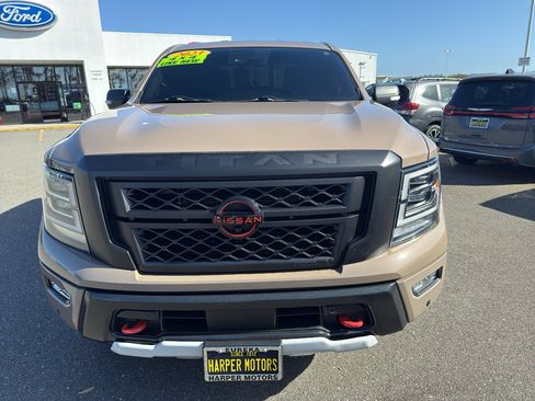 Used 2023 Nissan Titan PRO-4X w/ Pro-4x Convenience Package AWD/4WD image 10