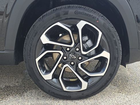 Certified 2025 Chevrolet Trax RS w/ Sunroof Package image 34