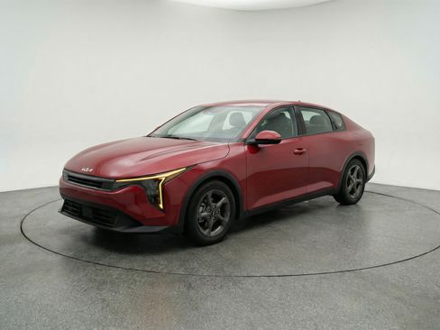 Used 2025 Kia K4 FWD image 3