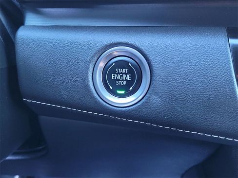 Certified 2024 Cadillac Escalade ESV Luxury image 16