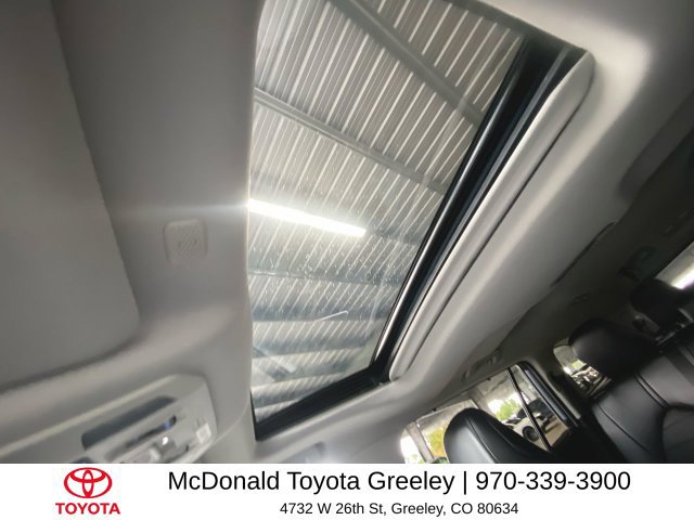 Used 2022 Toyota Highlander XLE AWD/4WD image 22