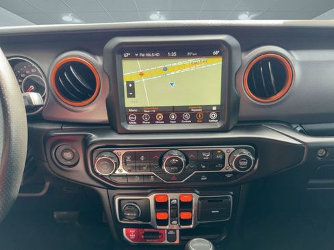 Used 2022 Jeep Gladiator Mojave w/ Cold Weather Group image 28