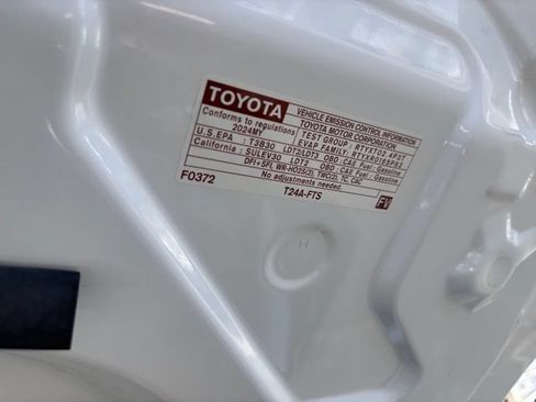 Used 2024 Toyota Tacoma SR5 AWD/4WD image 10