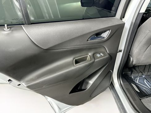 Used 2018 Chevrolet Equinox LT FWD image 25