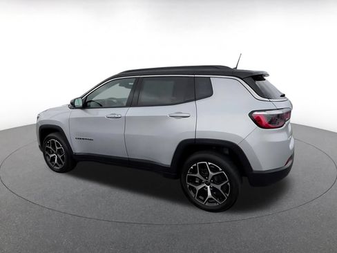 Used 2025 Jeep Compass Limited AWD/4WD image 8