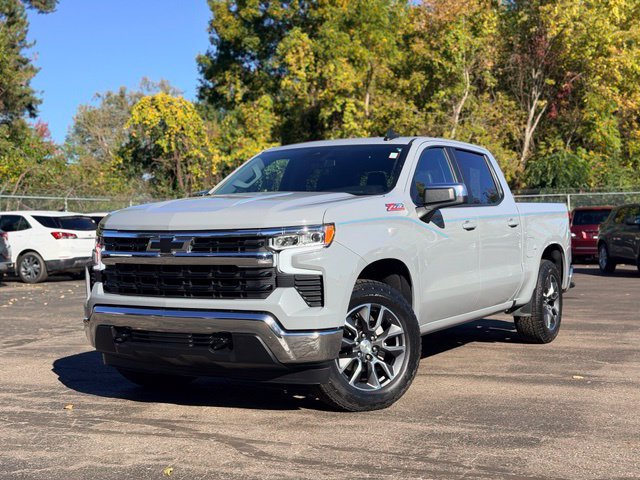 Used 2024 Chevrolet Silverado 1500 LT AWD/4WD image 2