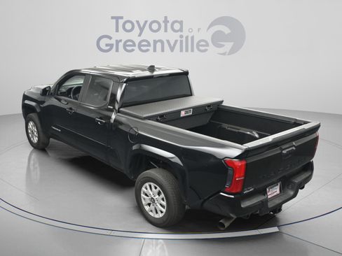 Certified 2024 Toyota Tacoma SR5 AWD/4WD image 10