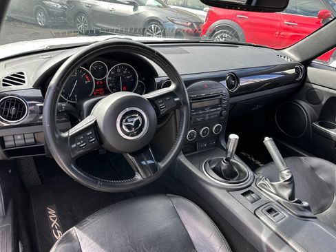 Used 2013 MAZDA MX-5 Miata Grand Touring RWD image 13