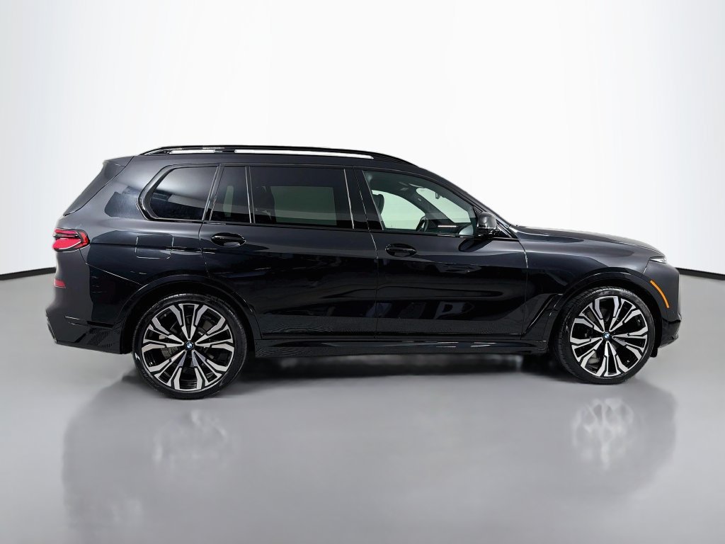 Used 2027 BMW X7 xDrive40i w/ M Sport Package AWD/4WD image 4