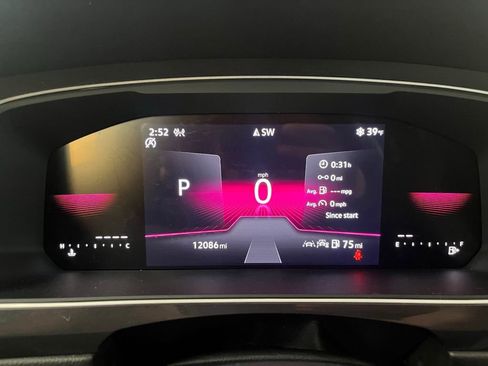 Certified 2024 Volkswagen Tiguan SE R-Line image 23