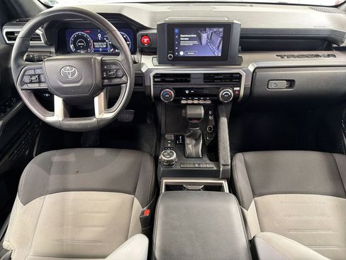 Used 2025 Toyota Tacoma TRD Off-Road image 15