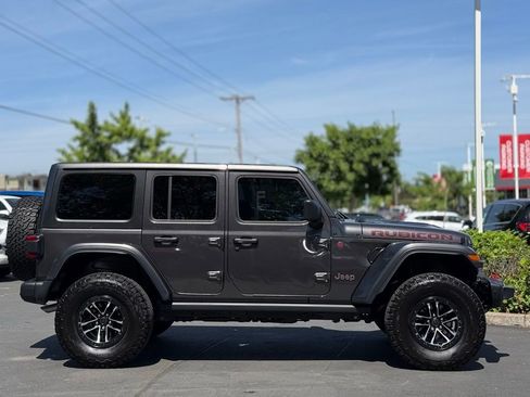 Used 2025 Jeep Wrangler Unlimited Rubicon AWD/4WD image 6