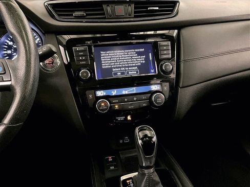 Used 2019 Nissan Rogue SL w/ Premium Package AWD/4WD image 6
