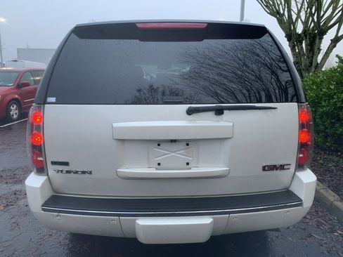 Used 2012 GMC Yukon Denali image 3