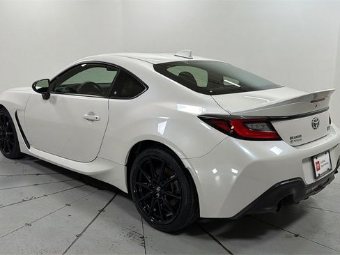 Used 2024 Toyota GR86 Premium image 7
