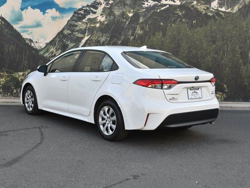 Certified 2025 Toyota Corolla LE FWD image 9