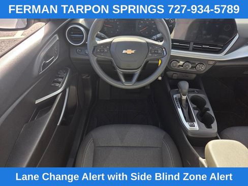 Used 2025 Chevrolet Trax LS w/ Driver Confidence Package FWD image 17