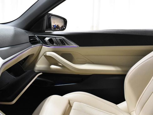 Used 2022 BMW 430i Convertible image 16