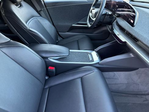 Used 2024 Lucid Air Touring image 43