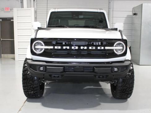 Used 2021 Ford Bronco Outer Banks AWD/4WD image 2