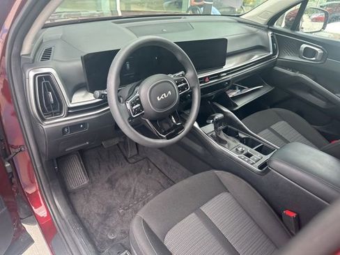 Used 2025 Kia Sorento LX FWD image 18