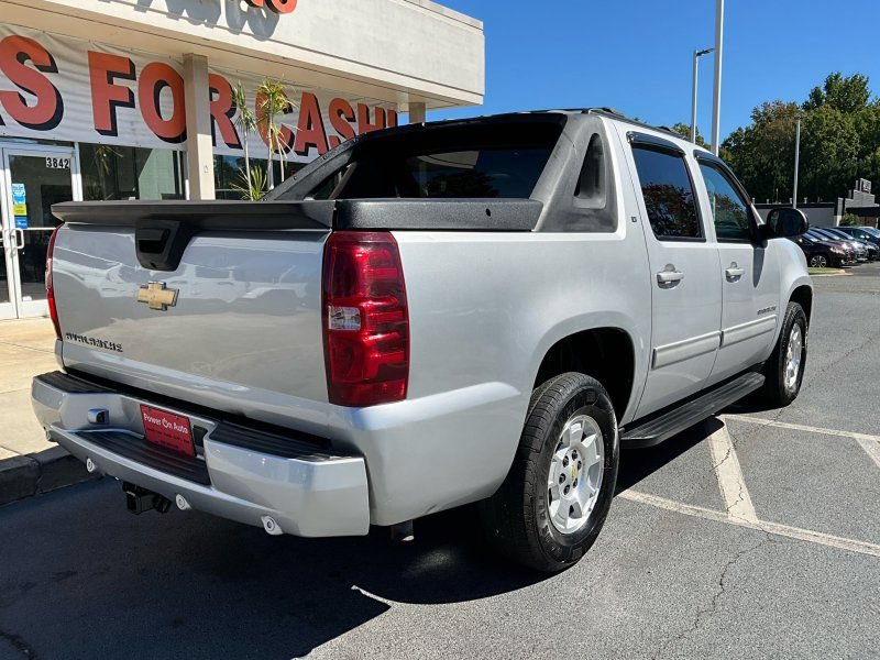 Used 2012 Chevrolet Avalanche LT AWD/4WD image 7