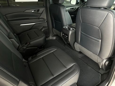 New 2026 Chevrolet Traverse LT image 18