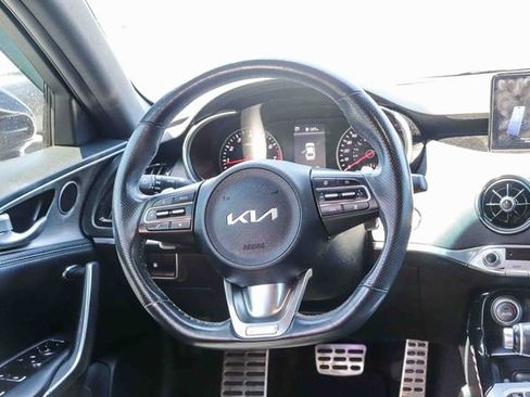 Used 2022 Kia Stinger GT1 RWD image 19