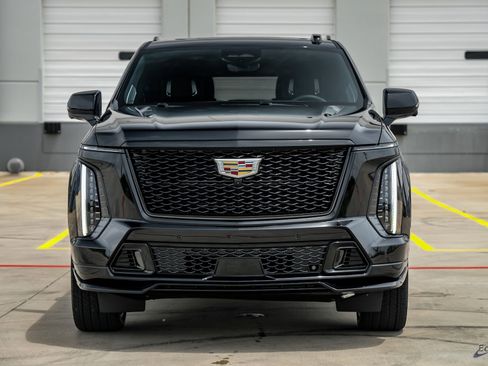 Used 2025 Cadillac Escalade V AWD/4WD image 29