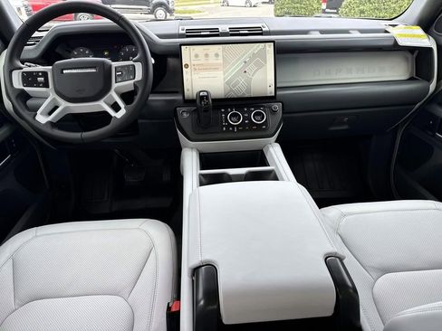 New 2026 Land Rover Defender 110 X-Dynamic SE image 14