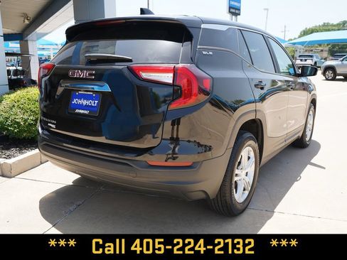 Used 2024 GMC Terrain SLE FWD image 10