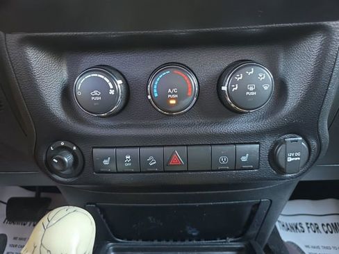 Used 2015 Jeep Wrangler Unlimited Sahara w/ Max Tow Package AWD/4WD image 25