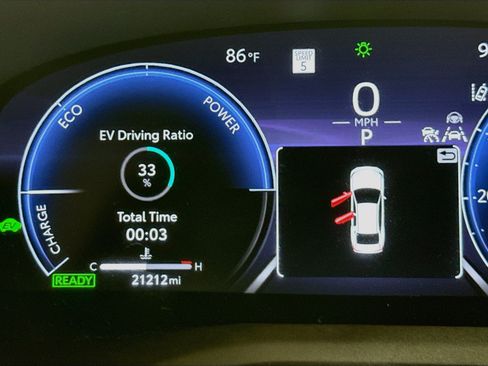 Used 2025 Toyota Camry XLE FWD image 13